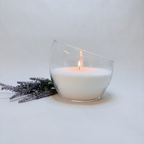 Lille skr glasbowle 15,5x18,5 cm.