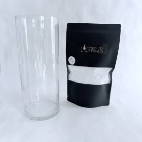 Sampak - Hvidt lyssand og cylinderformet vase - Mellem